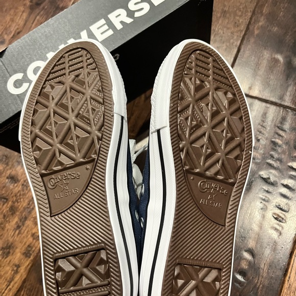 Converse - youth 13 - brand new - Picture 3 of 3